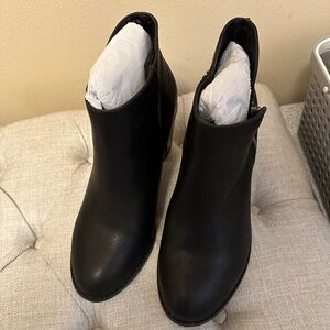 Ladies black ankle boots New